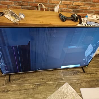 Vestel Ve Carrefour'sa'dan Alınan TV'lerde Sürekli Hasar Ve İletişim Sorunu