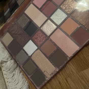 Kırık Palet Seti Ve Yanıltıcı Gönderim Süreci