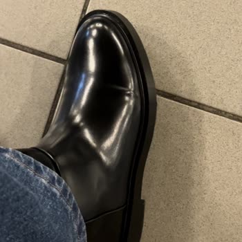 HM'den Aldığım Bot Ayağımı Yara Yaptı, Sorun Çözülmüyor