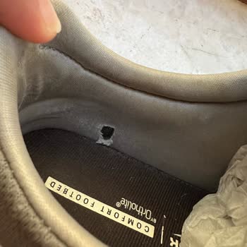 Reebok кроссовки быстро износились, нет ответа на запрос возврата