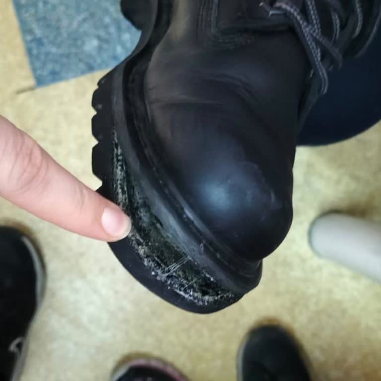 Ayakkabı Dünyası'nda Kışlık Bot Sorunu!