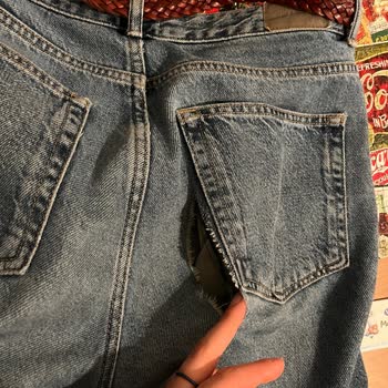 Pull & Bear Pantolonunda Erken Yıpranma Şoku