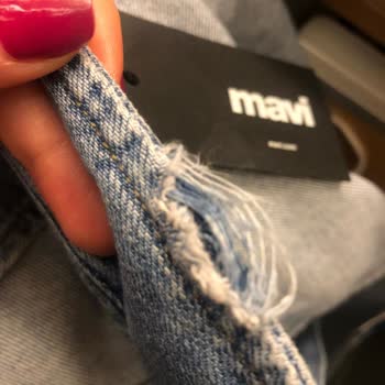 Kullanılmış Ürün Şoku: Mavi Mağazasından Aldığım Gömlekten Çay Paketi Çıktı