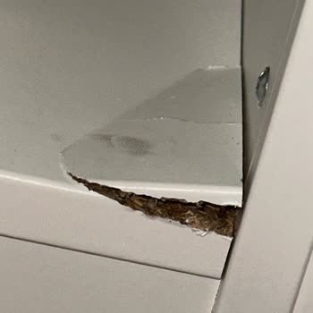 IKEA'dan Aldığım Dolap Kurulumda Hasar Gördü