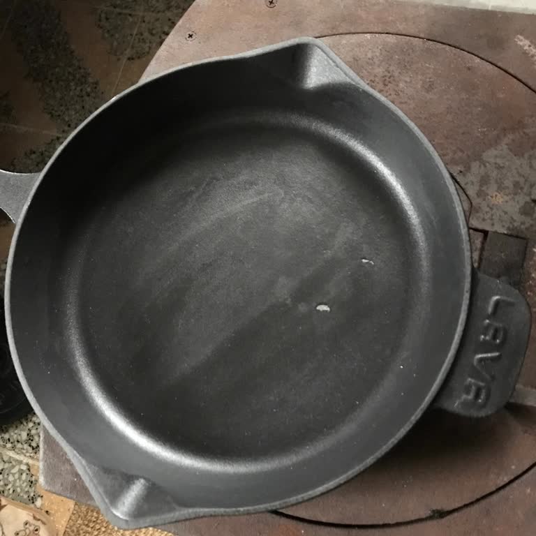 Lava Döküm Tavanın Kaplaması Soyuluyor