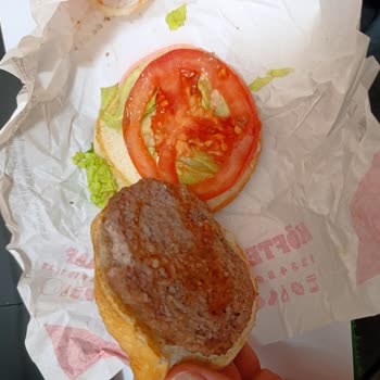 Sipariş Hüsranı: Soğuk Ve Yanlış Burgerler