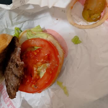 Sipariş Hüsranı: Soğuk Ve Yanlış Burgerler