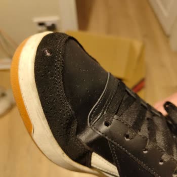 Intersport Reebok Ayakkabılarım 1 Ayda Yırtıldı, İade Reddedildi!