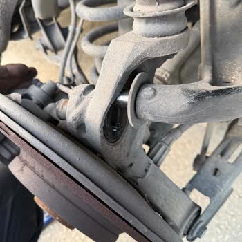 Volvo XC90 Rear Suspension Failure and Lack of Service Accountability