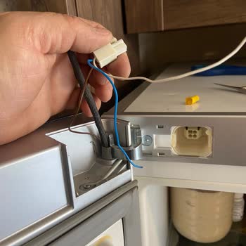 Siemens Buzdolabında E20 Hatası Ve Kapı Değişimi Sorunu