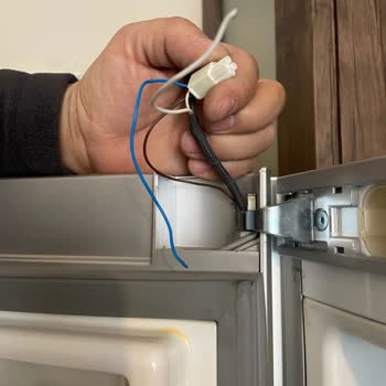 Siemens Buzdolabında E20 Hatası Ve Kapı Değişimi Sorunu