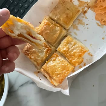 Levent Börek Ürününde Yoğun Koku Ve Kalitesiz Hamur Sorunu