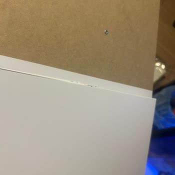 Kırık TV Ünitesi Ve Yetersiz Müşteri Hizmetleri