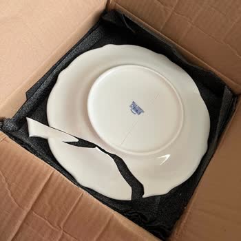 Bella Maison'dan Gelen Kırık Tabak Ve İlgisiz Müşteri Hizmetleri