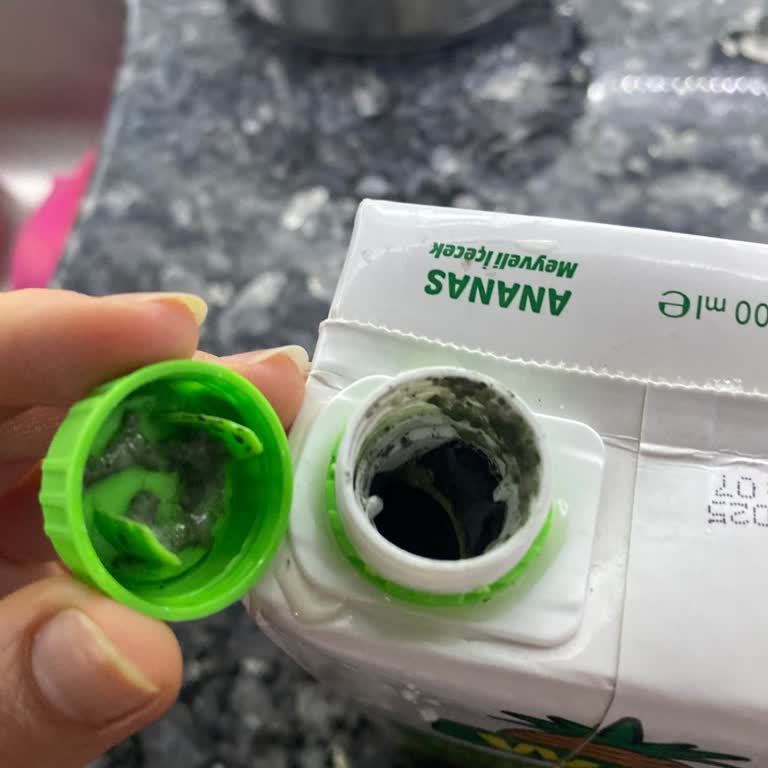 Bozuk Ananas Suyu Şaşkınlığı