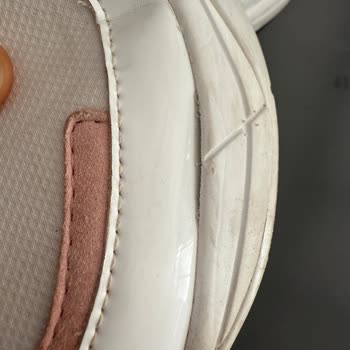 Desgaste prematuro de zapatillas Armani Exchange, solicito reembolso
