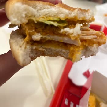 KFC'de Hayal Kırıklığı: Kurumuş Tavuk Ve Eksik Salata