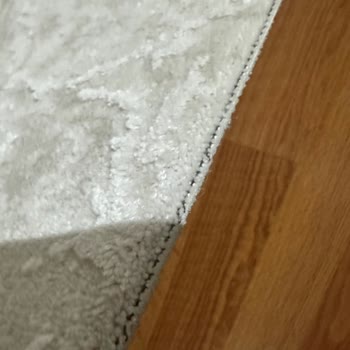 Yanlış Ölçüler Ve Hatalı Dikişlerle Gelen Halılar