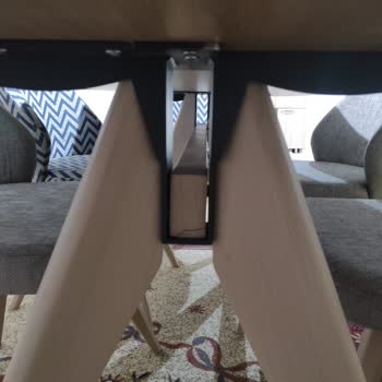 Teşhir Ürünü Diye Yıpranmış Mobilya Satışı