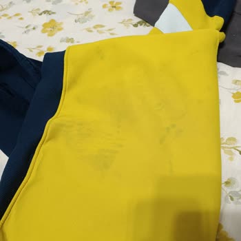 Renkleri Karışan Sweet Ve Laubali Satıcı