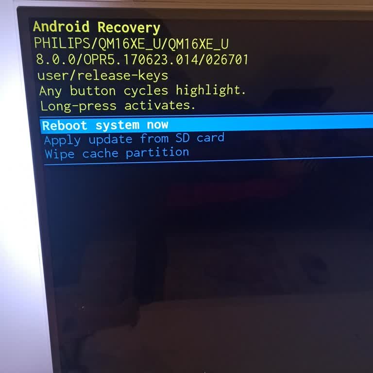 Televizyonum Sürekli Açılıp Kapanıyor, Acil Yardım Bekliyorum
