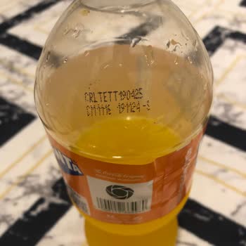 Yubkalarda qora tanli ayollar Ayollar oyoqlarini aks ettiruvchi oyoq fetish pornosini tomosha qiling.