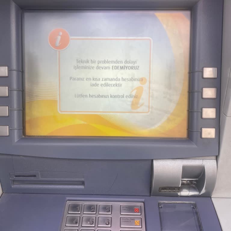 ATM'de Sıkışan Para Ve İlgisiz Hizmet