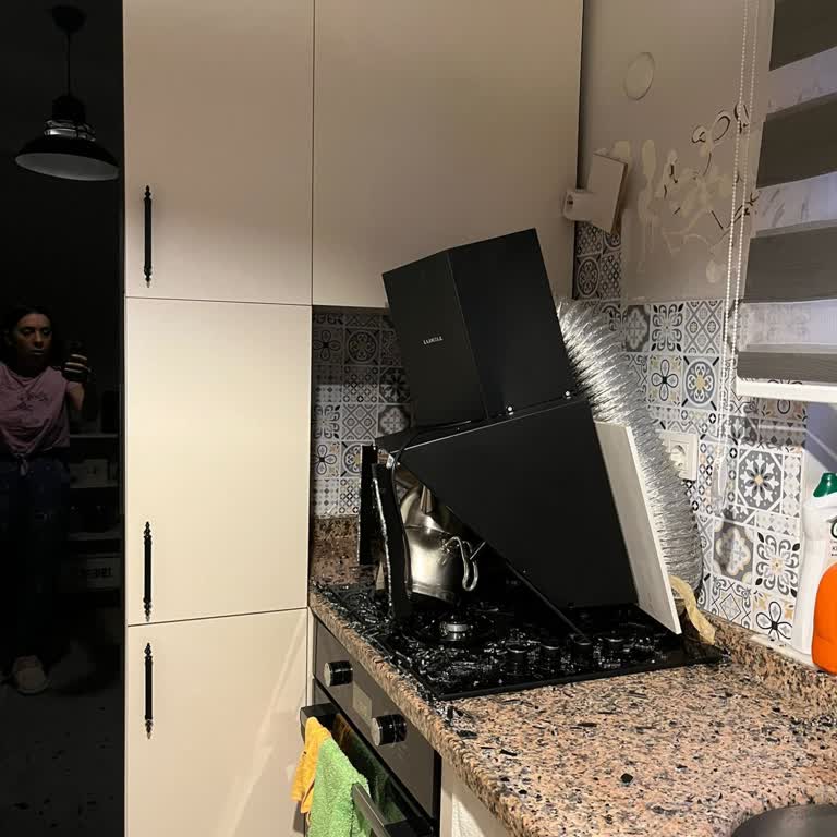 Tehlikeli Montaj Hatası: Luxell Davlumbazın Düşmesi