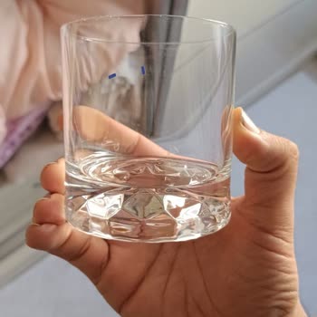 Baskısı Çıkan Viski Kadehi Ve Geciken Değişim Süreci