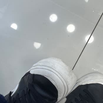 Sportive Mağazasından Aldığım Nike Ayakkabıdaki Çıkmayan Lekeler