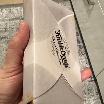 Erimiş Çikolata Ve İlgisiz İşletme Tavrı