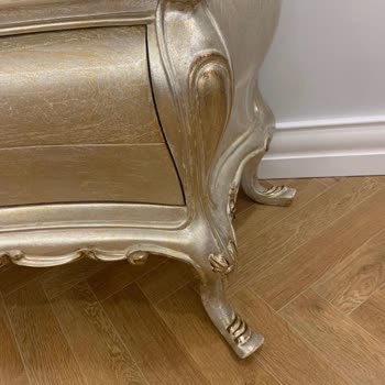 Mobilya Takımının Alçıdan Yapıldığını Öğrenmek Şok Edici