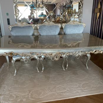 Mobilya Takımının Alçıdan Yapıldığını Öğrenmek Şok Edici