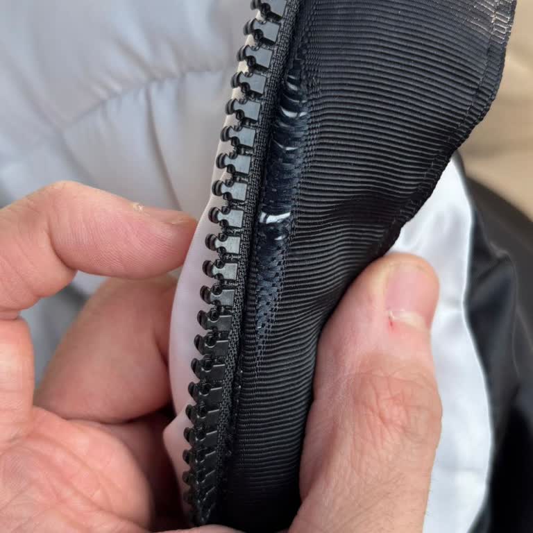 Guess Montumun Fermuar Sorunu Ve Müşteri Hizmetleri Hayal Kırıklığı