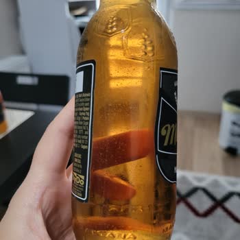 Maltana İçeceklerde Şişe İçindeki Tortular