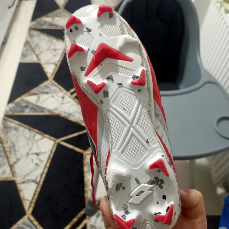 Koray Spor'dan Aldığım Kramponların Kalitesizliği Ve Müşteri Hizmetleri Sorunu