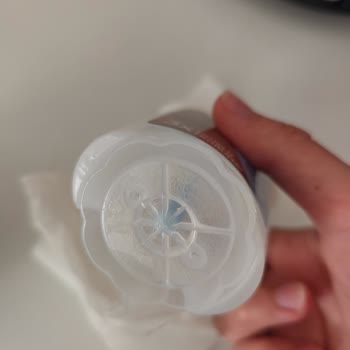 Rexona Stick Deodorant Leaks Oil and Is Unusable