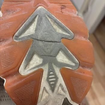 Skechers Ayakkabılarında Sürekli Taban Sorunu