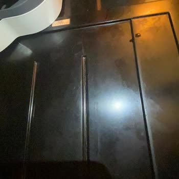 Granelit Mutfak Evyesinde Çatlaklar Oluşmuş