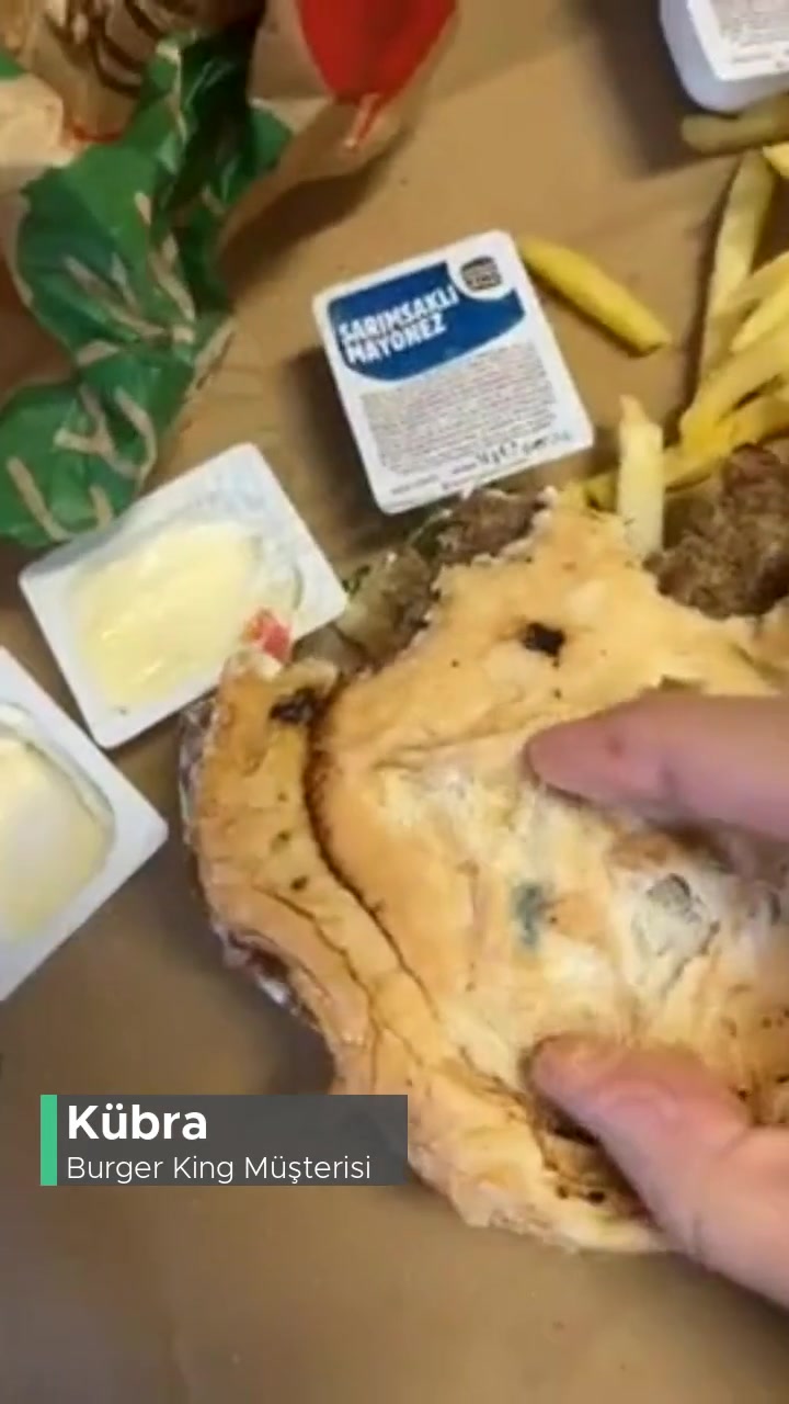 Burger King Küflü Ekmek Yolladı! videonun kapak resmi