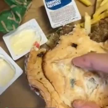 Burger King Küflü Ekmek Yolladı!