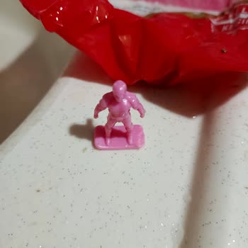 BİM Marketten Alınan Piliçten Çıkan Şok Edici Oyuncak