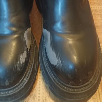 FLO Mağazasında Alınan Botun Kalite Sorunu