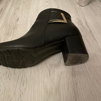 FLO Mağazası Ürün İadesinde Müşteriyi Mağdur Ediyor