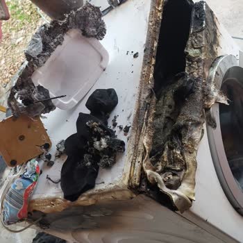 Bosch Çamaşır Makinesi Yangın Riski Ve Ev Hasarı