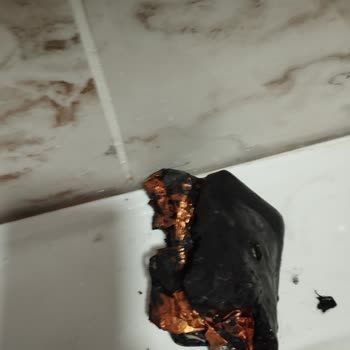 Patlayan Powerbank İle Tehlikeli Anlar