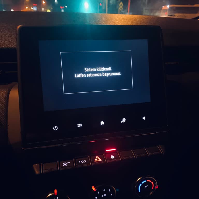 Renault Clio Multimedya Sistemi Kilitlendi