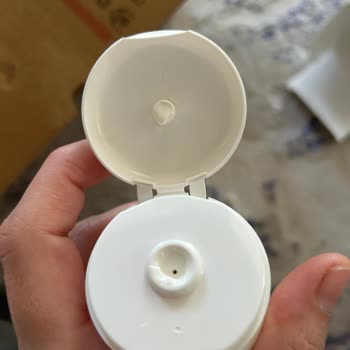 Dermoeczanem Açık Gönderilen Güneş Kremi Ve Çözüm Beklentisi