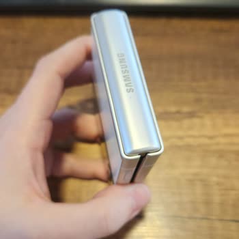 Samsung Galaxy Z Flip 3 Ekran Deformasyonu Ve Garanti Sorunu