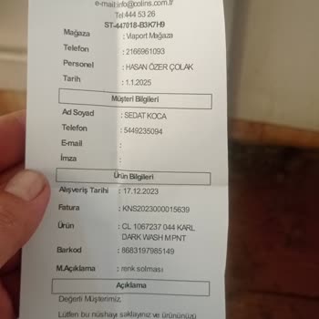 Renk Atan Kot Pantolon Ve İlgisiz Mağaza